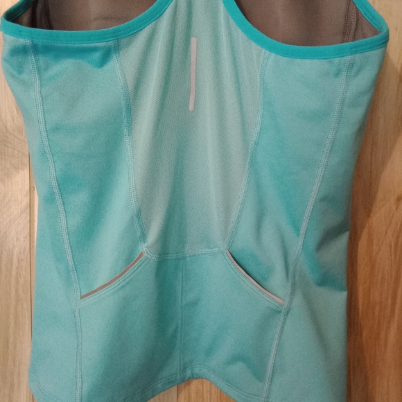 2 Nike dri-fit tank tops. Small w/ built in support bras. - Picture 8 of 16
